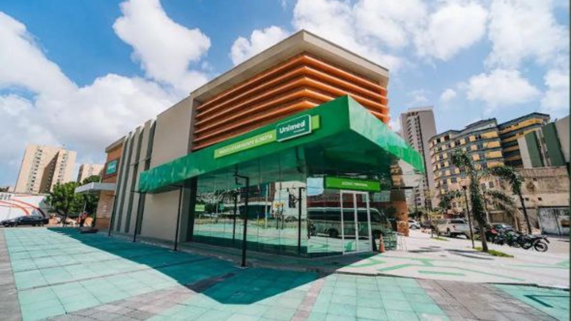 Pergolato envelopado com adesivo laranja