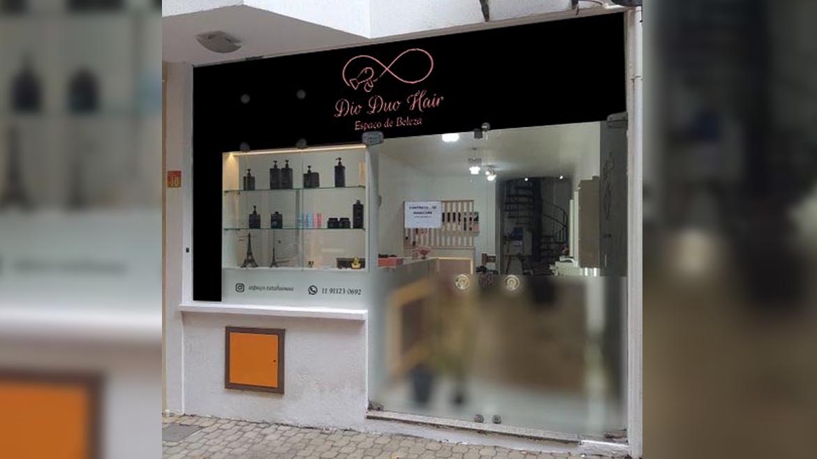 Fachada adesivada do Espaço de Belea Dio Duo Hair