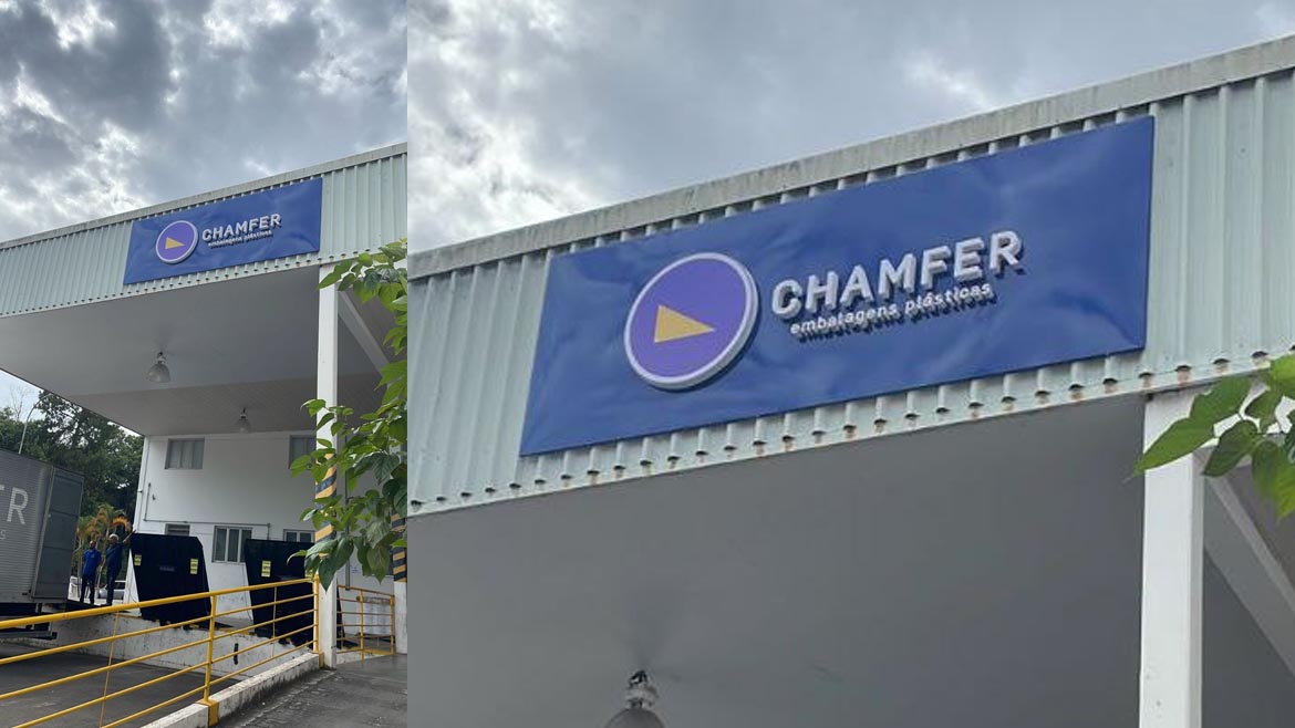 Fachada adesivada do Espaço de Belea Dio Duo Hair