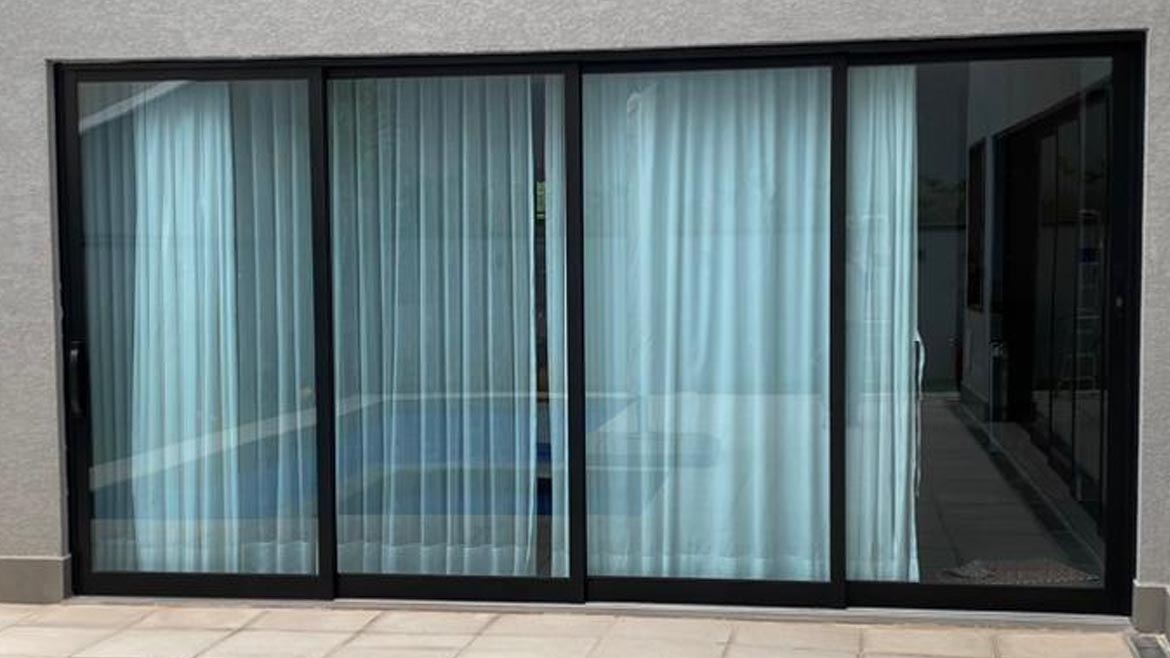 Vidro revestido com película Insulfilm transparente com controle de temperatura
