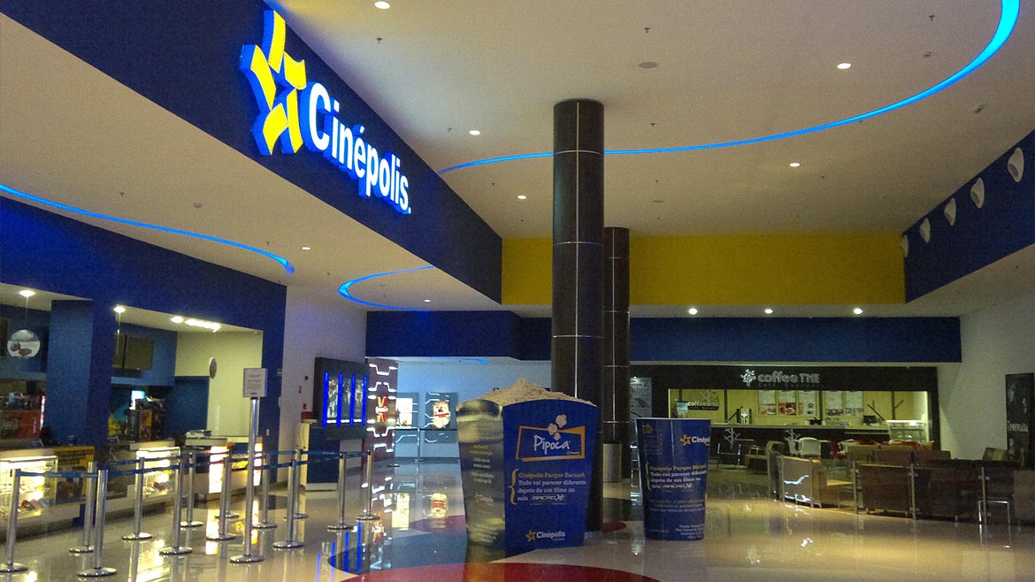 Pote de Pipoca e copo de refrigerante gigantes para inauguração do Cenópolis no Shopping Tamboré